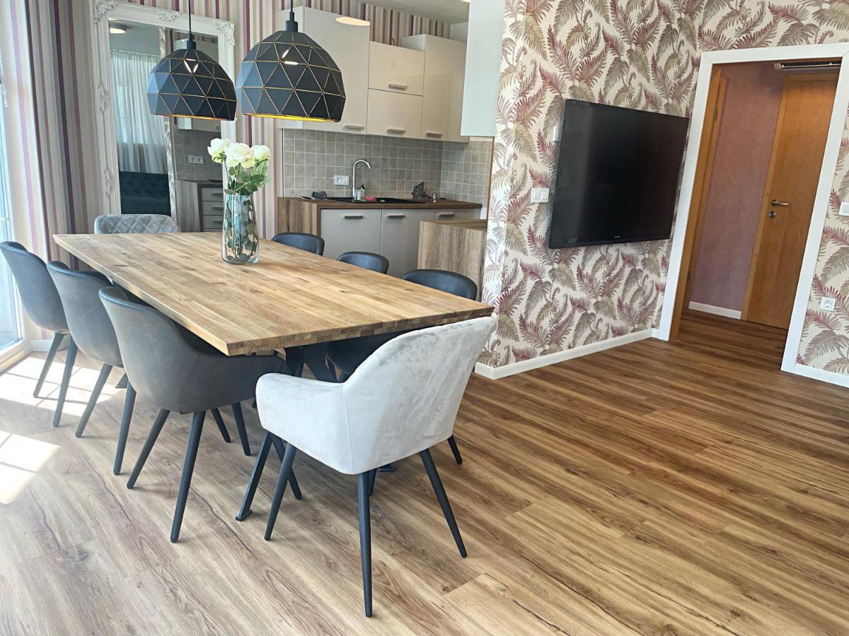 Vila Urbana Luxury Apartments Лешче Экстерьер фото